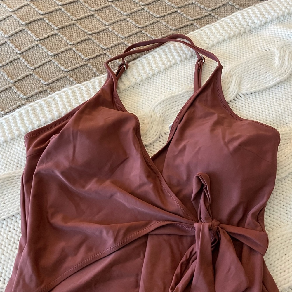 Rust colored one-piece - Picture 3 of 5